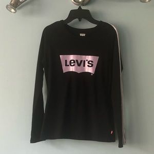 🔴 5/$25 ~ Girl’s Levi’s long sleeve shirt